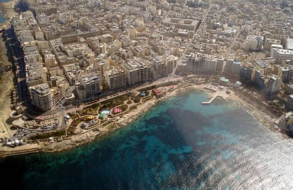 Exiles-beach-watersports malta_photocredit: Maltainsideout.com